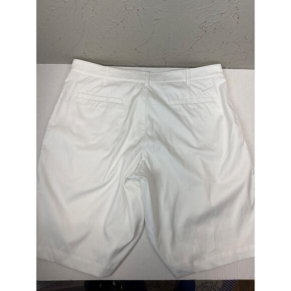 Nike Golf Tour Performance Dri-Fit White Flat Front Mens Shorts Outdoor Size 40 - Picture 2 of 3